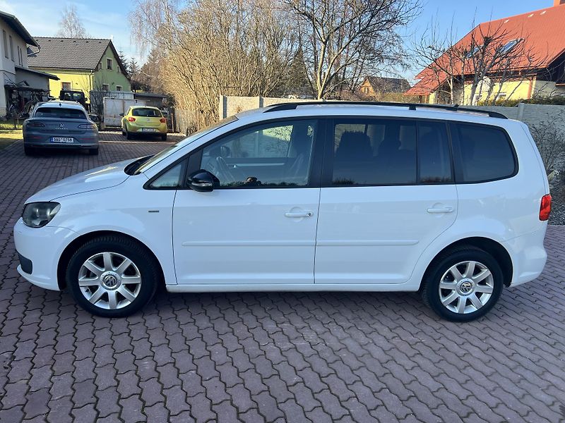 Volkswagen Touran 1.6TDI 77KW,MATCH,NAVI,DSG,DIG - fotka 4 z 46