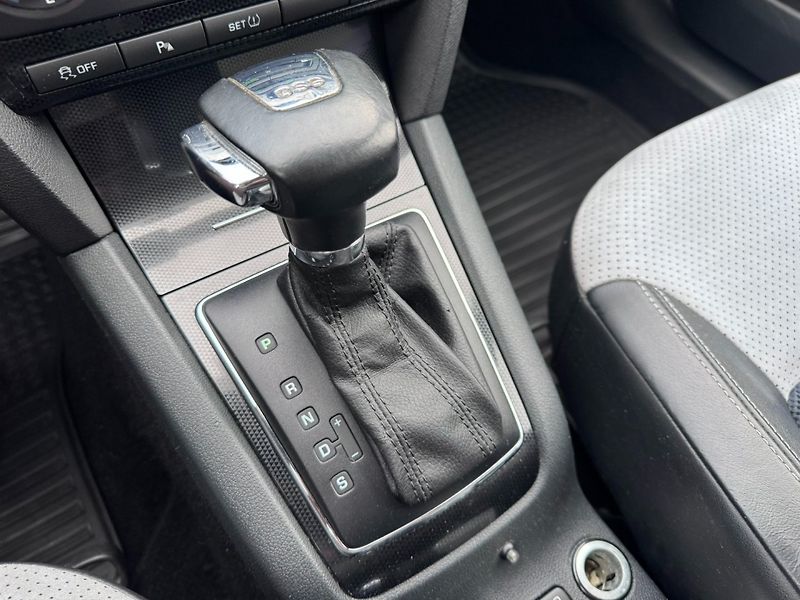 Škoda Octavia (2012) DSG 2,0 TDI 125 KW FACE PĚKNÁ - fotka 28 z 49