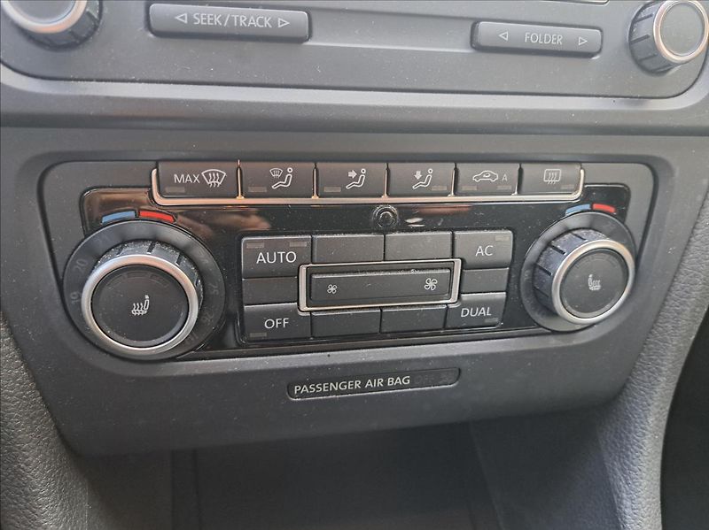Volkswagen Golf 1,6 TDI Variant - fotka 24 z 43