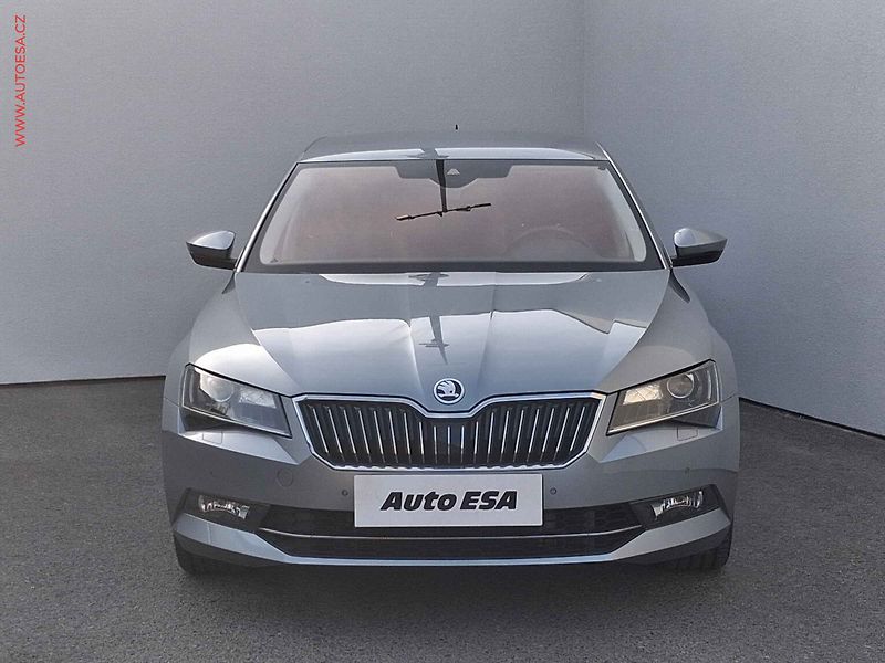 Škoda Superb (2016) 2.0TSI 4x4, ČR, DSG, navi - fotka 2 z 21
