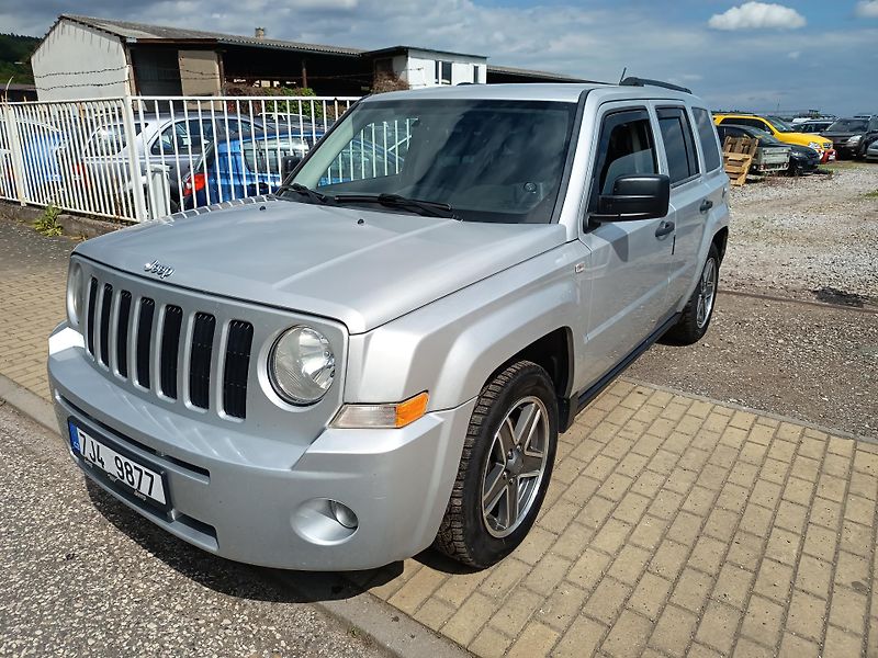 Jeep Patriot (2010) 2.0 TD 103kw - fotka 5 z 35