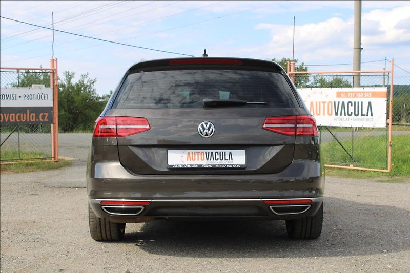 Volkswagen Passat 2,0 TDi  HIGHLINE, 4 x 4, DSG - fotka 6 z 38