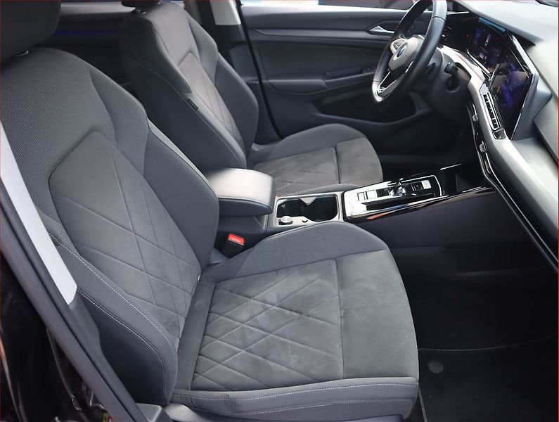Volkswagen Golf (2022) Style 2.0 TDI, Automat - fotka 9 z 20