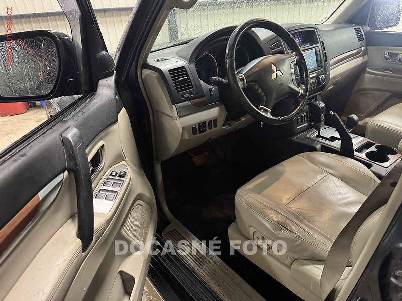 Mitsubishi Pajero (2008) 3.2 DI-D 4x4, AT, kůže - fotka 3 z 3