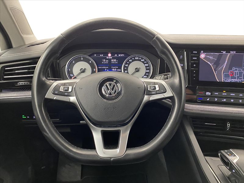 Volkswagen Touareg 3,0 TDI 170 kW 4MOT - fotka 11 z 25