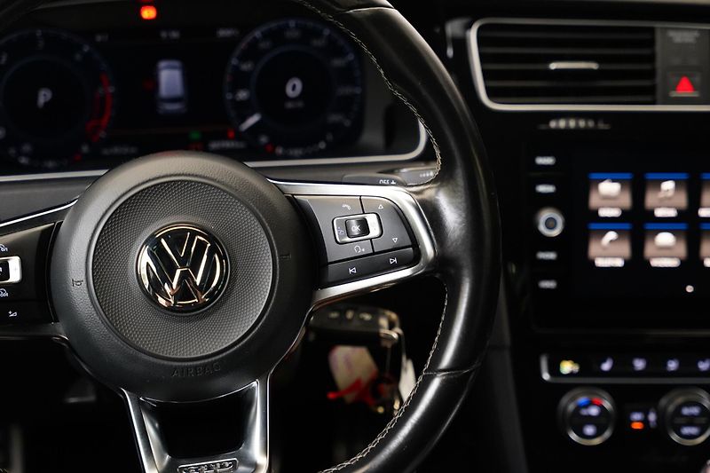 Volkswagen Golf - fotka 16 z 27