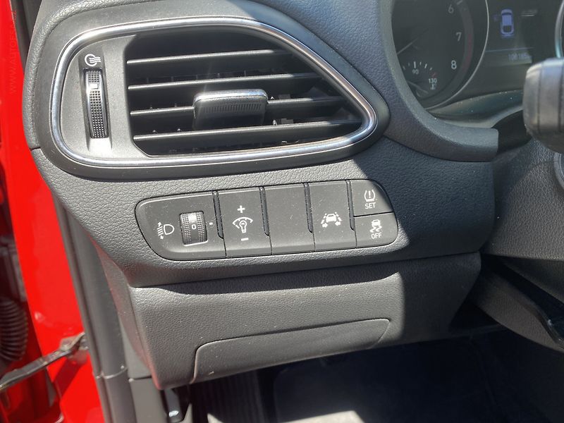 Hyundai i30 (2019) 1.4 T- GDI, ČR, AC, výhřev - fotka 15 z 19