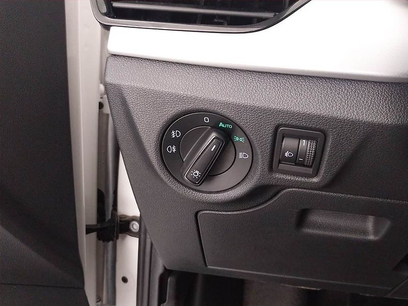 Škoda Scala (2020) Ambition 1.0 TSI, Tempomat - fotka 17 z 20