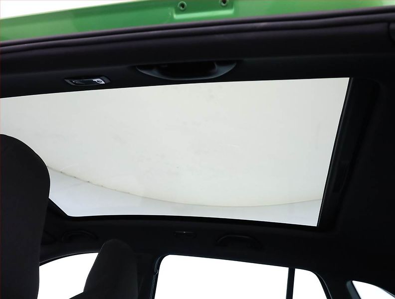 Škoda Rapid (2018) Spaceback 1.0 TSI, Xenony - fotka 16 z 19