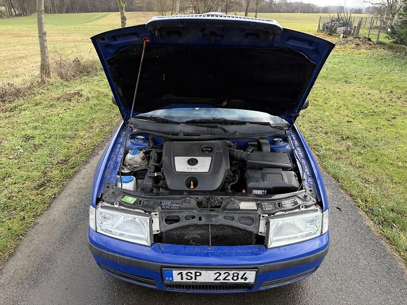 Škoda Octavia (2010) Combi Tour 1.9 TDi 74kw (2010) - fotka 14 z 14