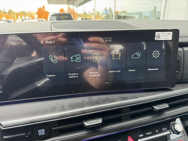 Hyundai Santa Fe 1,6 1,6 TGDI PHEV 4×4 CALLIGRA - fotka 13 z 19