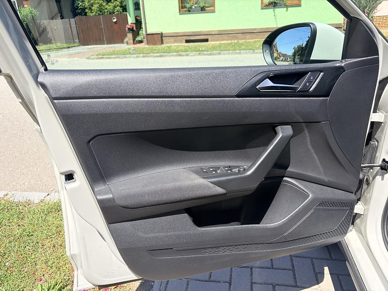 Volkswagen Taigo 1.0TSI LIFE LED  - fotka 8 z 43