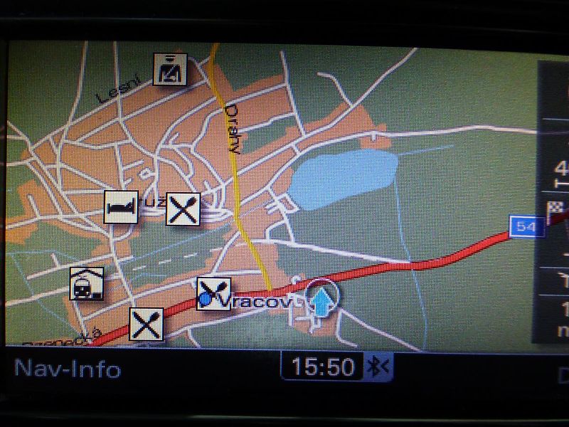 Audi A4 (2011) 2,0TDI*ALU**PARK.S***NAVIGACE - fotka 12 z 27