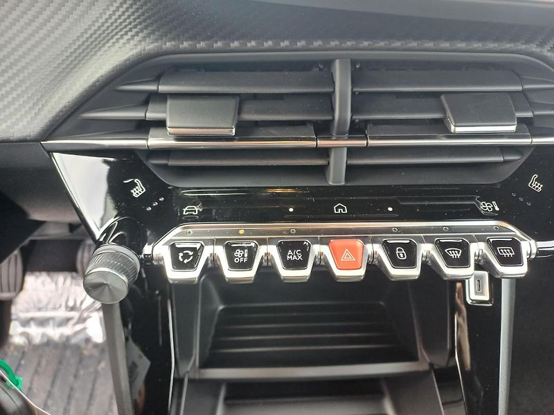 Peugeot 2008 (2026) STYLE 1.2 PurTech 100 k manuál - fotka 22 z 23
