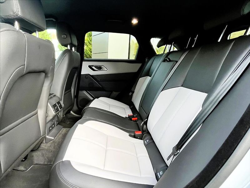 Land Rover Range Rover Velar 2,0 D200 DYNAMIC SE AWD - fotka 25 z 29