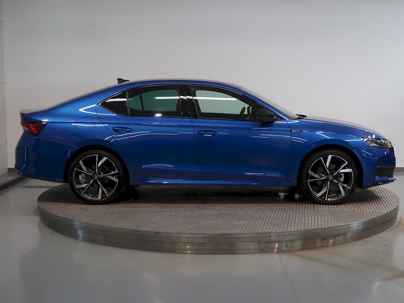 Škoda Octavia (2025) SPORTLINE 2.0TDI 110KW LED MAT - fotka 8 z 43