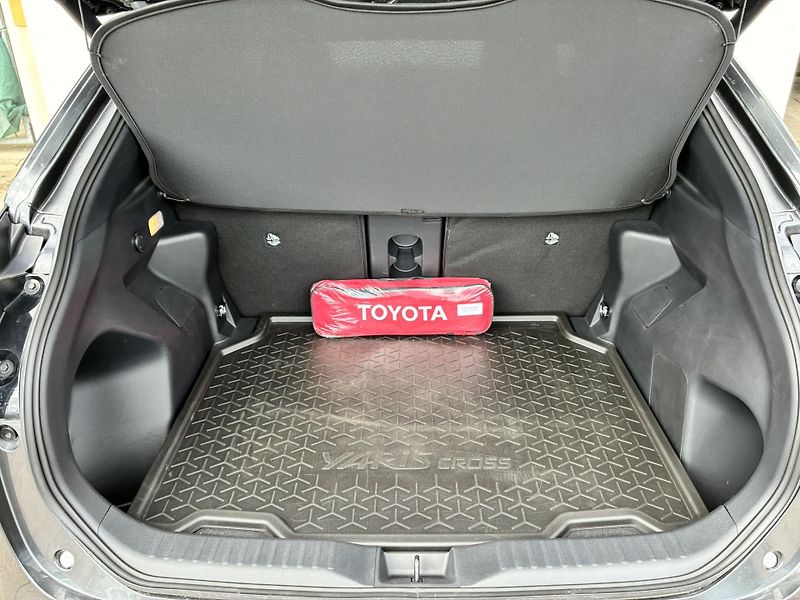 Toyota Yaris Cross 1.5 HSD 130k e-CVT AWD Executi - fotka 12 z 22