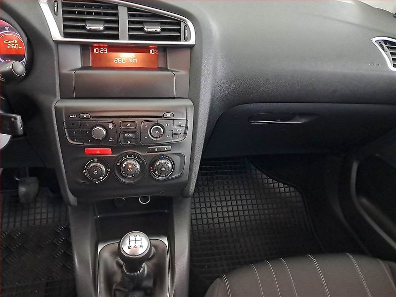 Citroën C4 (2014) 1.6 HDi, Serv.kniha, Tempomat - fotka 13 z 16