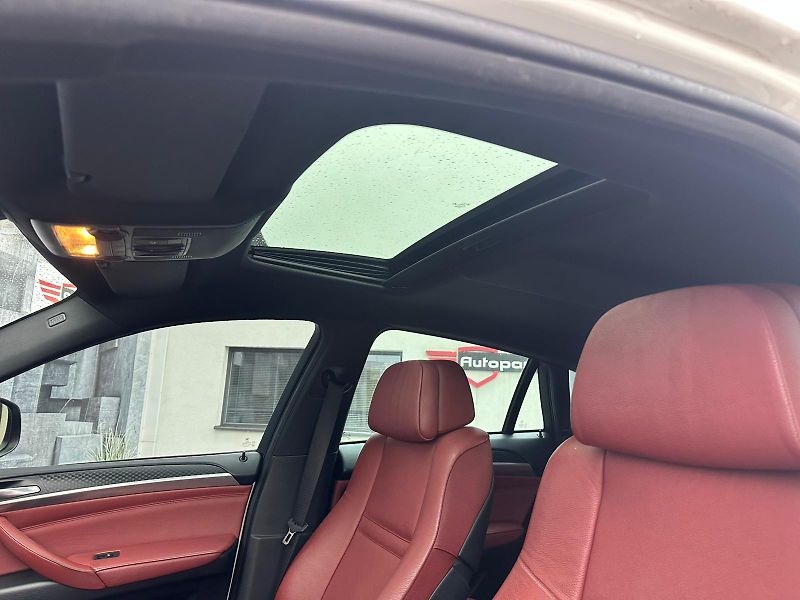 BMW X6 (2012) 40D, 225KW, MASÁŽ, VÝBAVA - fotka 24 z 27