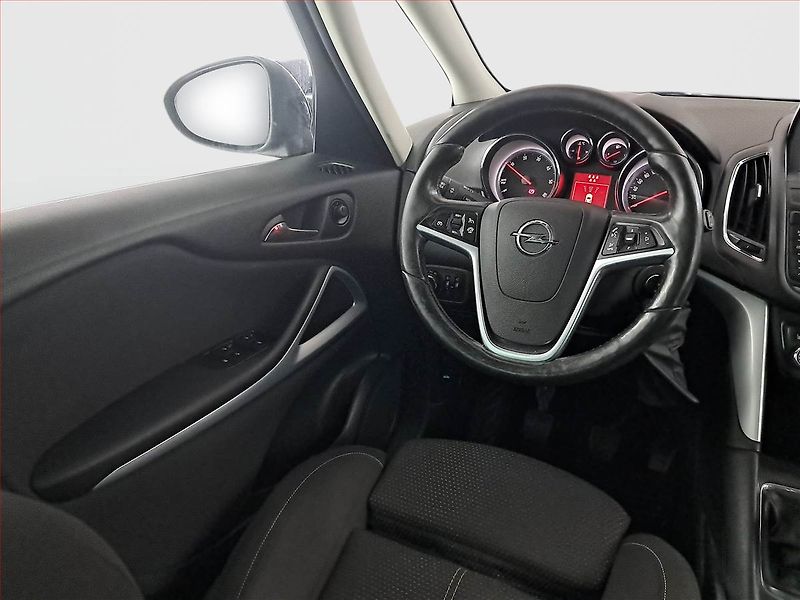 Opel Zafira (2013) 2.0 CDTI, 7 míst, Tempomat - fotka 7 z 20