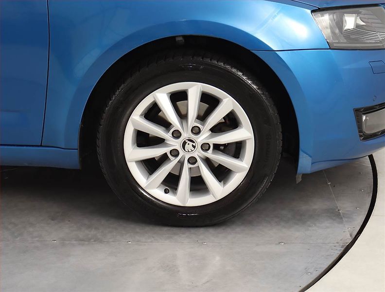 Škoda Octavia (2014) Style 1.6 TDI, Xenony - fotka 14 z 22