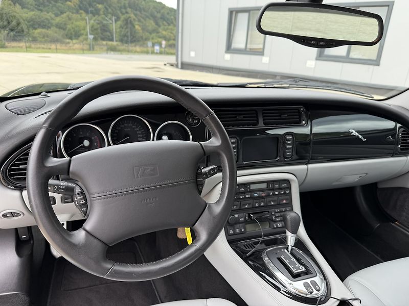 Jaguar XKR COUPE - fotka 11 z 26