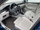 Volkswagen Passat (2021) 2.0 TDi, ČR, Elegance, LED - náhled 10