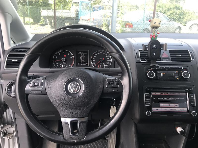 Volkswagen Touran 1.4 TSI 110 KW CNG/Benzín - fotka 14 z 18