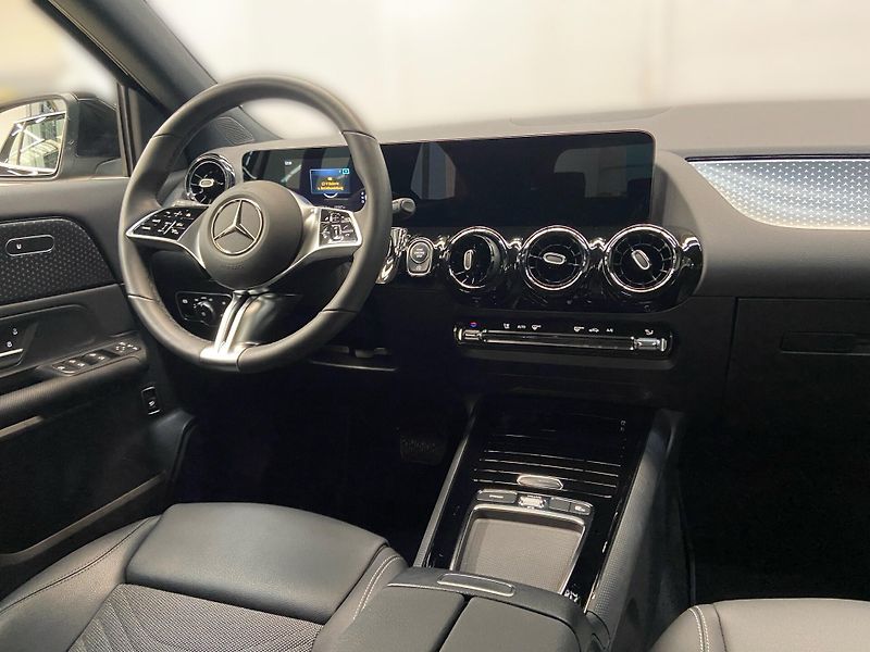 Mercedes-Benz GLA 180 LED Kamera Vyhř.Volant - fotka 6 z 13