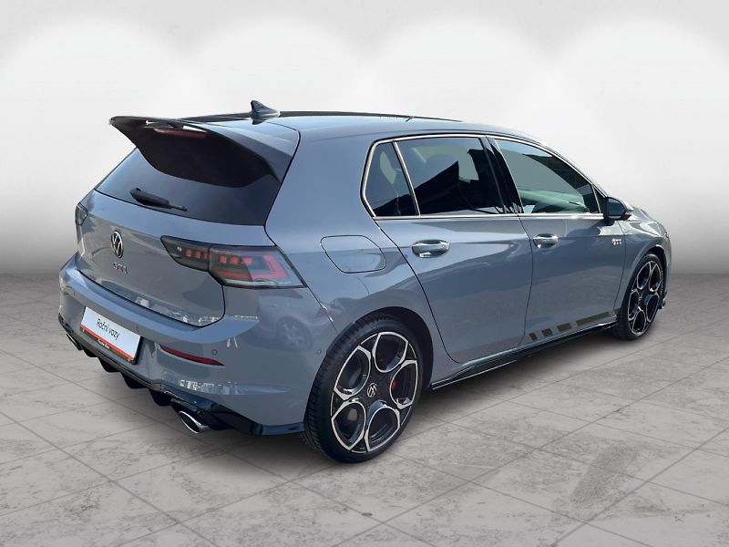 Volkswagen Golf GTI Clubsport 2,0 TSI 221 kW 7 - fotka 2 z 24