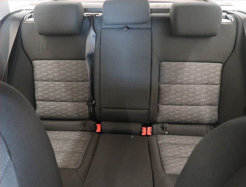 Škoda Octavia (2012) 1.6 TDI, Tempomat - fotka 10 z 13