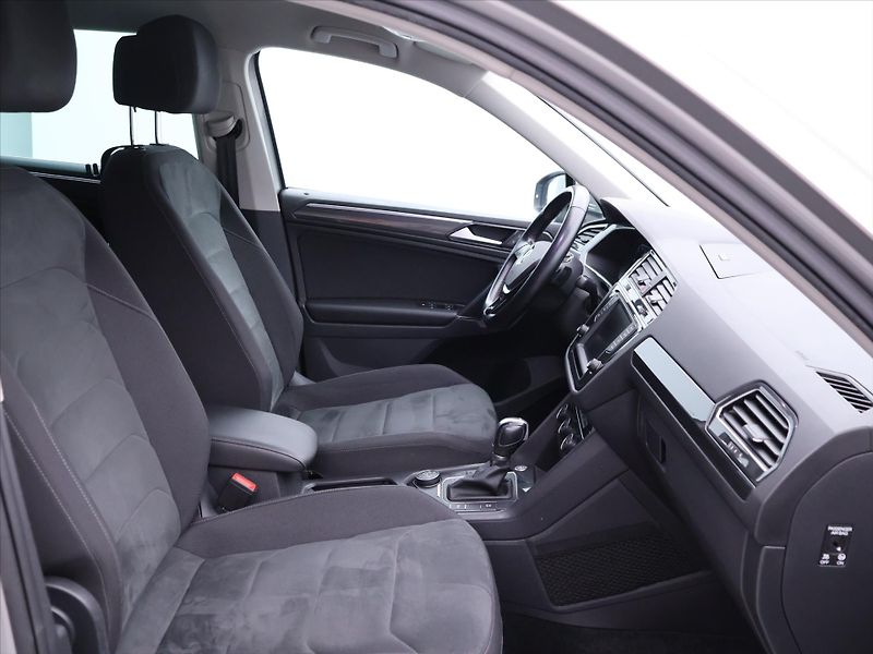 Volkswagen Tiguan 2,0 TDI 176kW DSG Highline DPH - fotka 13 z 39