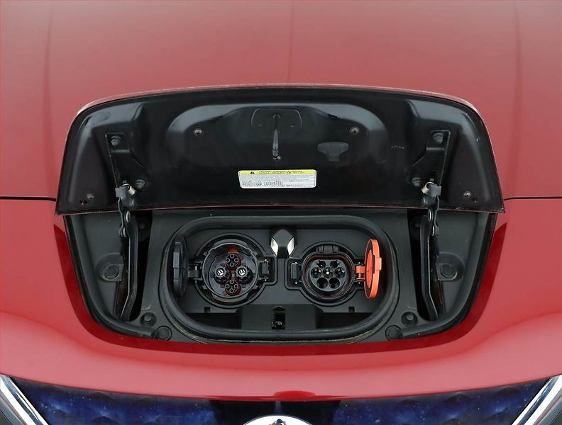 Nissan Leaf (2018) 40 kWh, SoH 87%, Automat - fotka 20 z 21