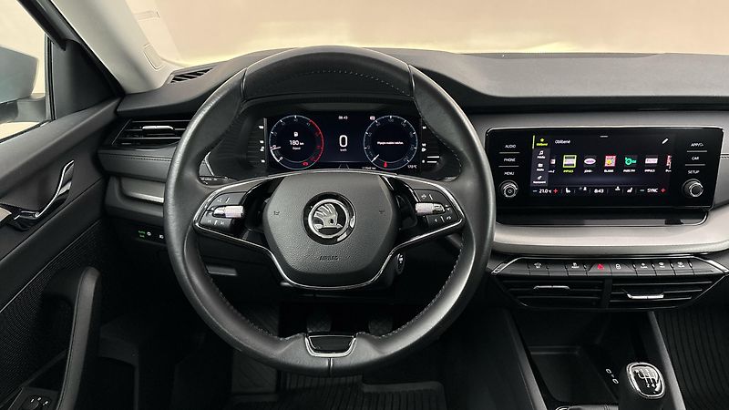 Škoda Octavia 2.0 TDI Ambition Combi - fotka 8 z 26