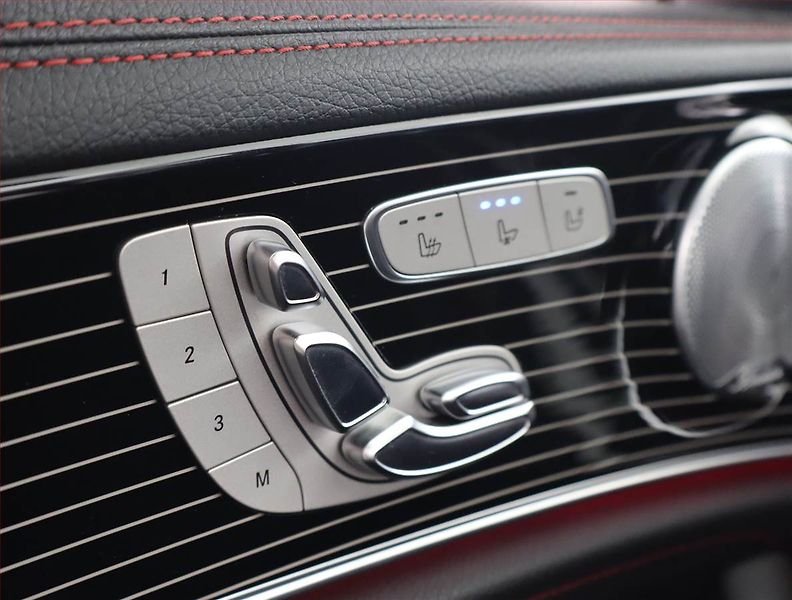 Mercedes-Benz Třídy E (2018) E 53 AMG 4MATIC+ - fotka 19 z 27