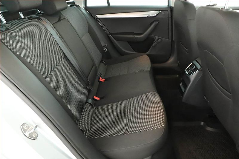 Škoda Octavia (2016) 1.6 TDI, Tempomat - fotka 7 z 13