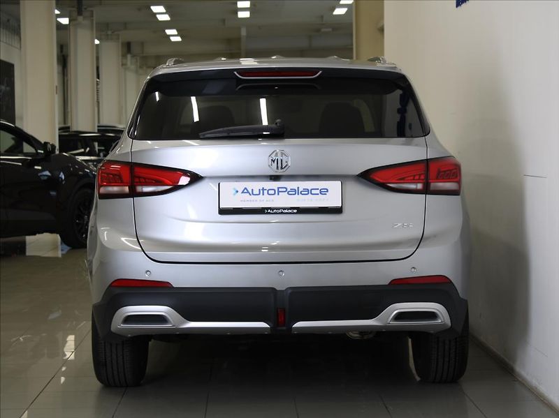 MG ZS 1,5 i 85kW Elegance 9785km. ČR - fotka 4 z 26