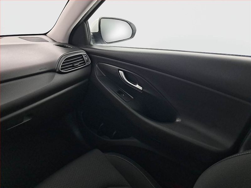 Hyundai i30 (2018) 1.4 T-GDI, Serv.kniha - fotka 8 z 19