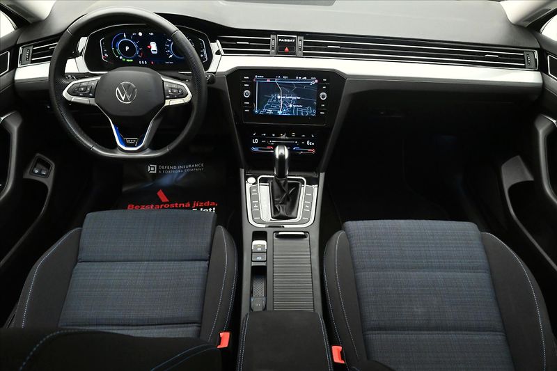 Volkswagen Passat 1,4 GTE 160 kW DSG Business Zá - fotka 15 z 32