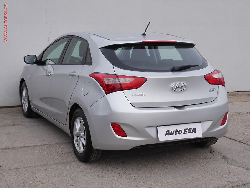 Hyundai i30 (2012) 1.4 i, ČR, AC - fotka 4 z 16