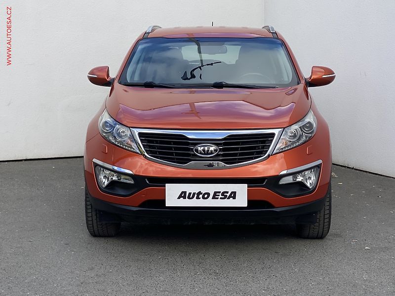 Kia Sportage (2011) 2.0 GDi, Spirit, AT, xenon - fotka 2 z 16