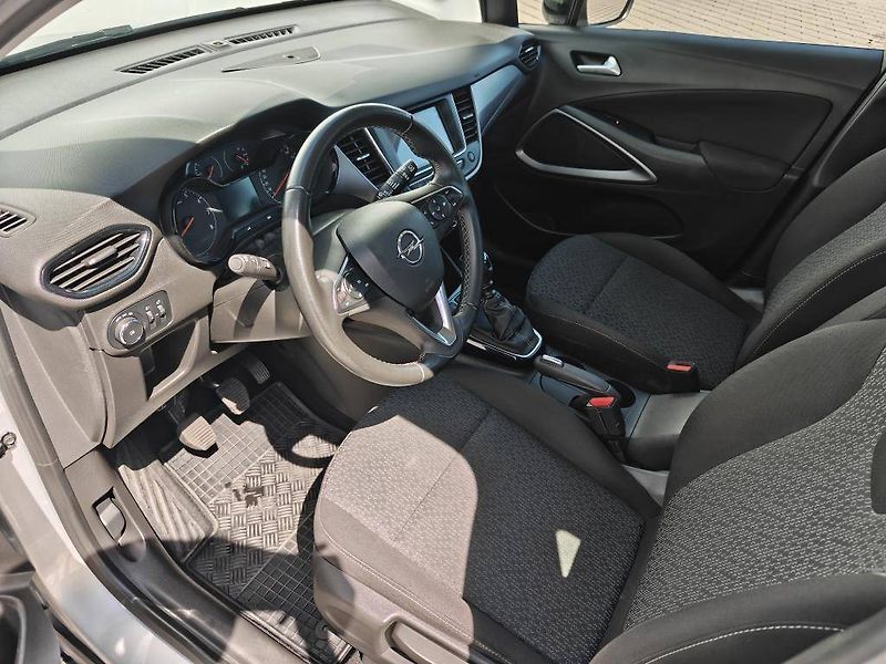 Opel Crossland X Edition MT6 1,2 TURBO - fotka 5 z 22