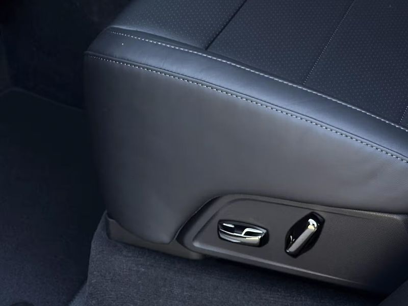 Porsche Cayenne Electric Burmester HD-Matrix H - fotka 11 z 18