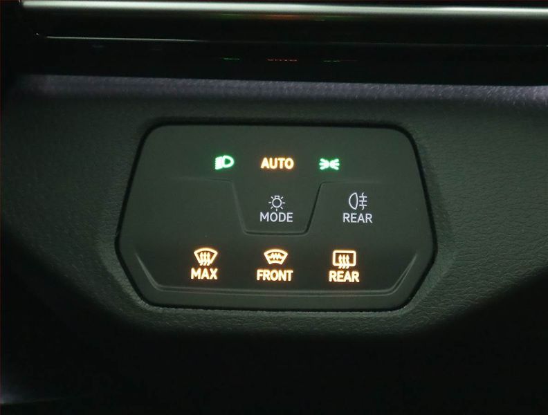 Volkswagen ID.4 (2022) Pro Perf. (82 kWh), SoH 93% - fotka 18 z 22