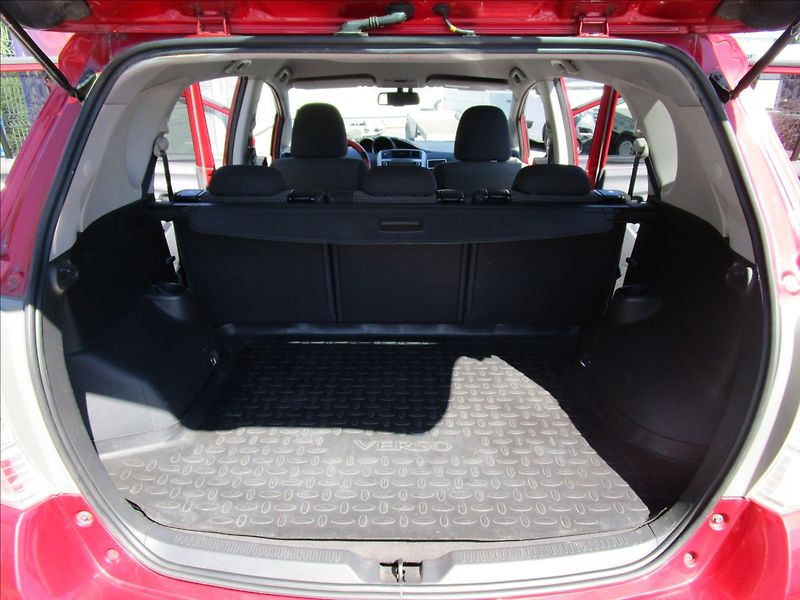 Toyota Verso 1.6 D-4D, aut. Klima, 1. maj. - fotka 34 z 41
