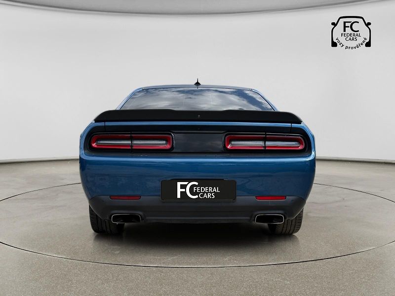 Dodge Challenger 5,7 L V8 HEMI - fotka 4 z 28