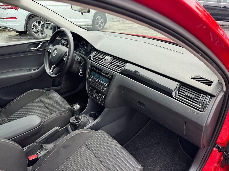 Škoda Rapid (2014) Spaceback 1.2 TSI StylePlus - fotka 30 z 31