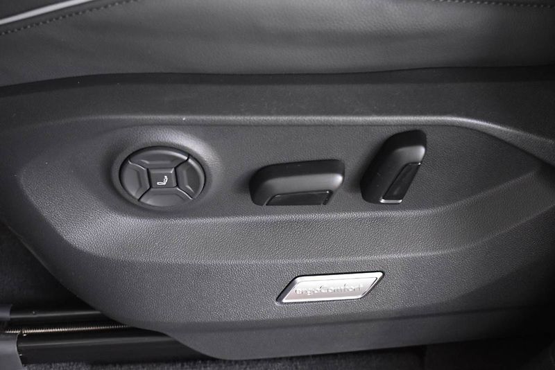 Volkswagen Touareg (2025) R-Line 3.0TDI 210kW, Záruka,We - fotka 16 z 29