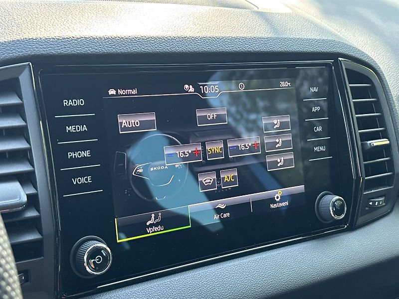 Škoda Karoq (2025) 2.0 TSI 4x4 DSG Sportline - fotka 14 z 33
