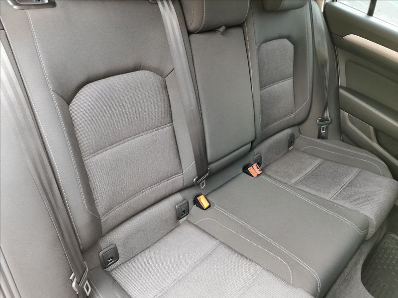 Volkswagen Passat Variant 2.0 TDI Comfortline - fotka 20 z 22